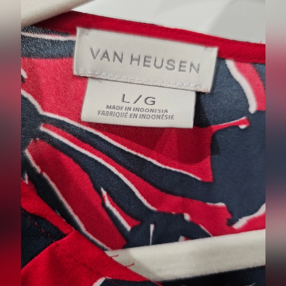 Van Heusen Red Black Floral Ruffle Tunic Top Large - Picture 6 of 7